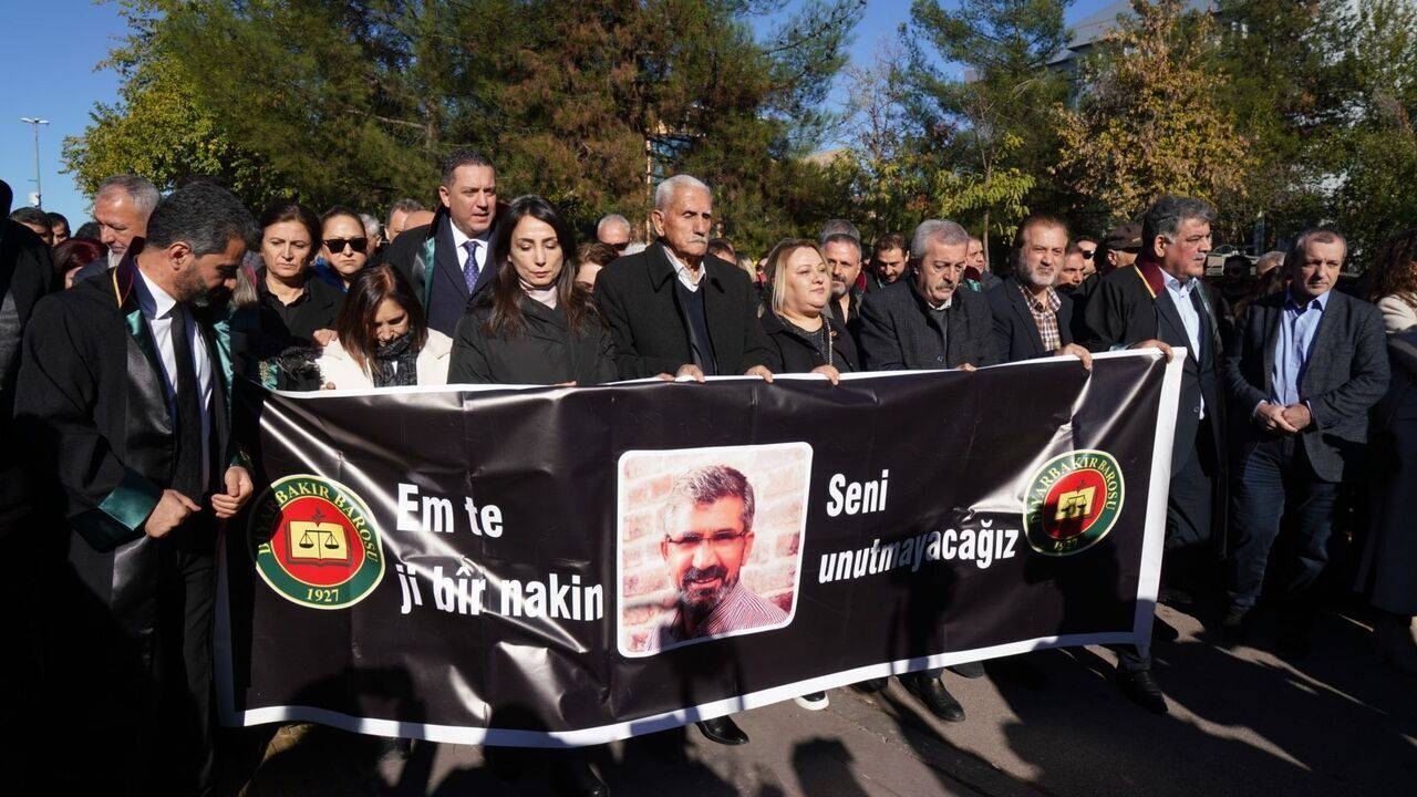 Tahir Elçi anıldı